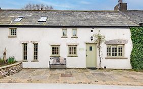 Ivy Cottage Luxurious Retreat With Hot Tub